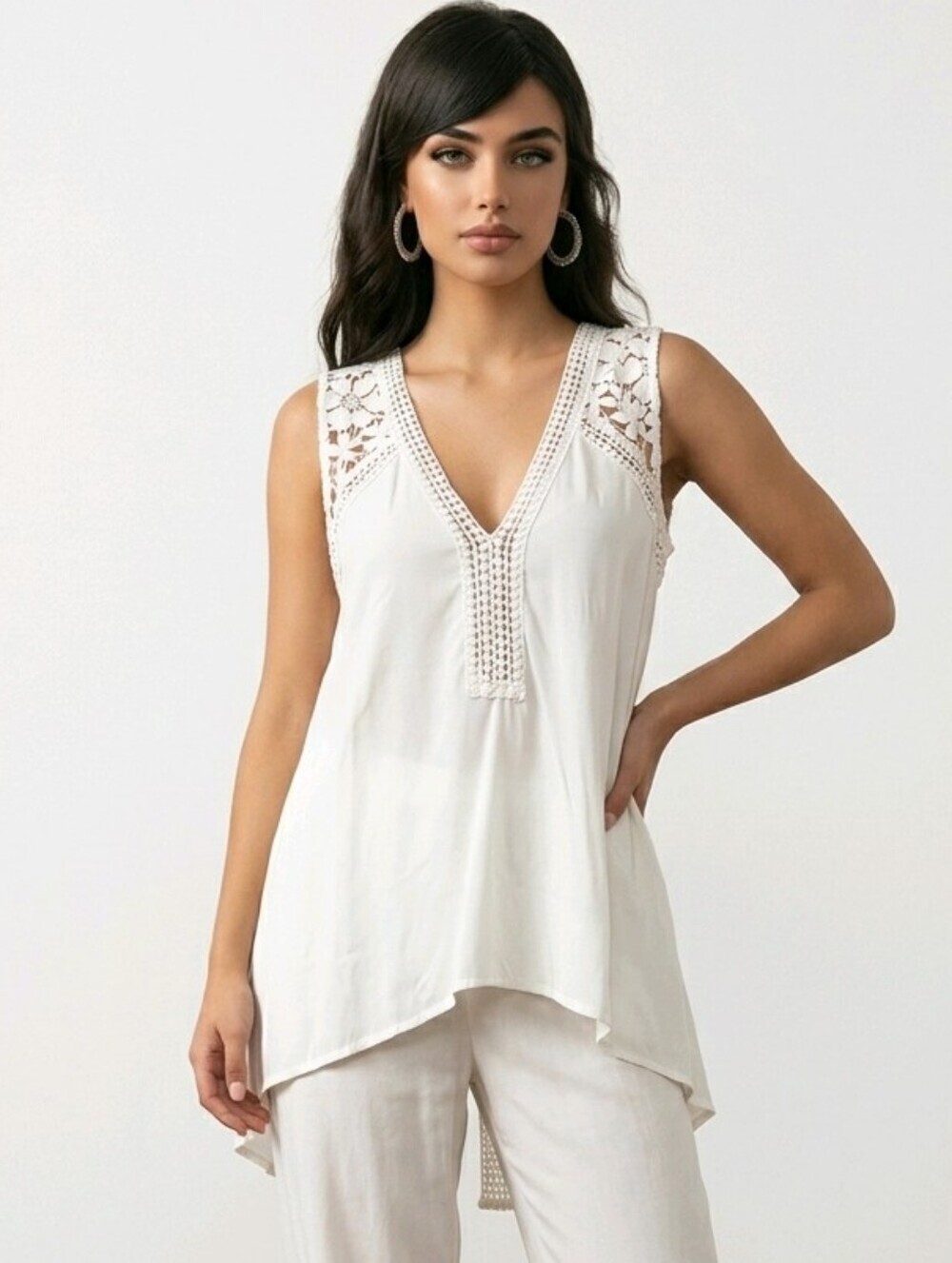 NWT lovestitch Off White Sleeveless Crochet V-Neck Tunic Top sz Medium